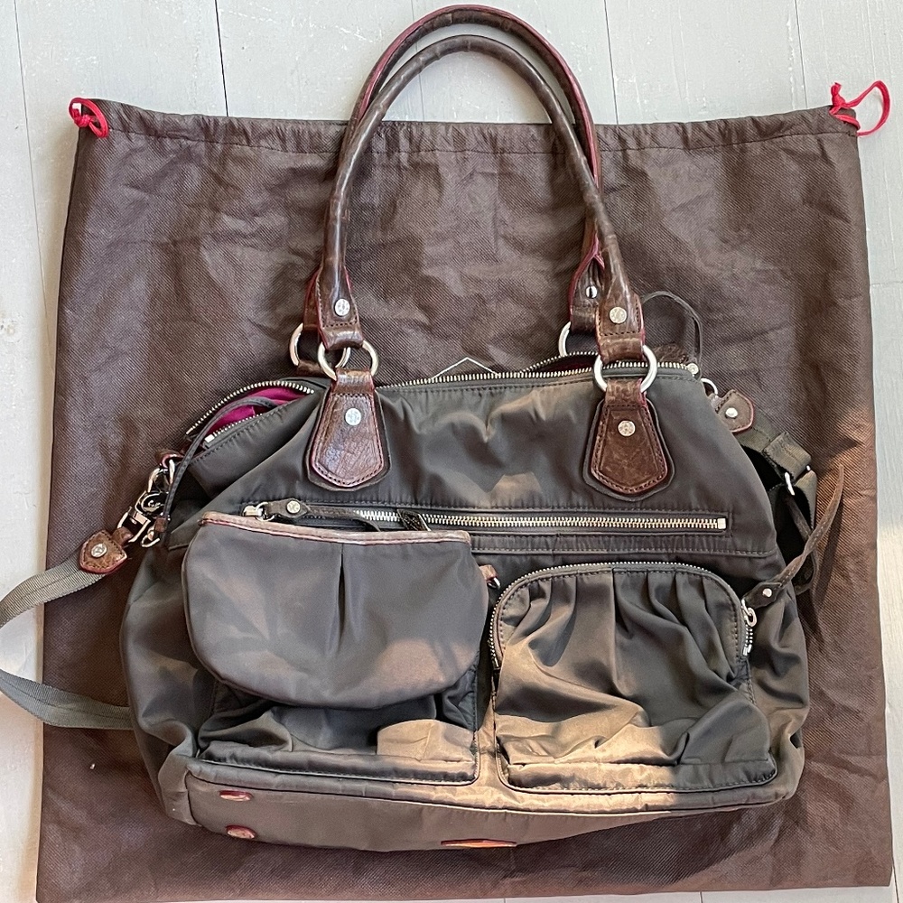 MZ WALLACE NYLON CARRY ON OVERNIGHT WEEKENDER TRAVEL BAG W ADJUSTABLE SHOULDER